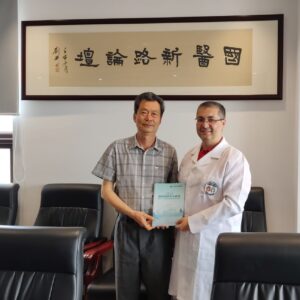 Dr. Reginaldo Filho visita Hospital de Medicina Chinesa Shandong Xinzhonglu
