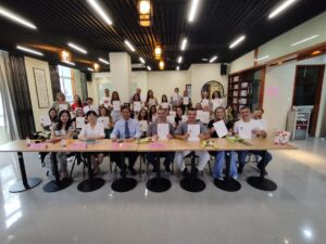 Alunos da Faculdade EBRAMEC recebem certificação na Universidade de Medicina Chinesa de Zhejiang